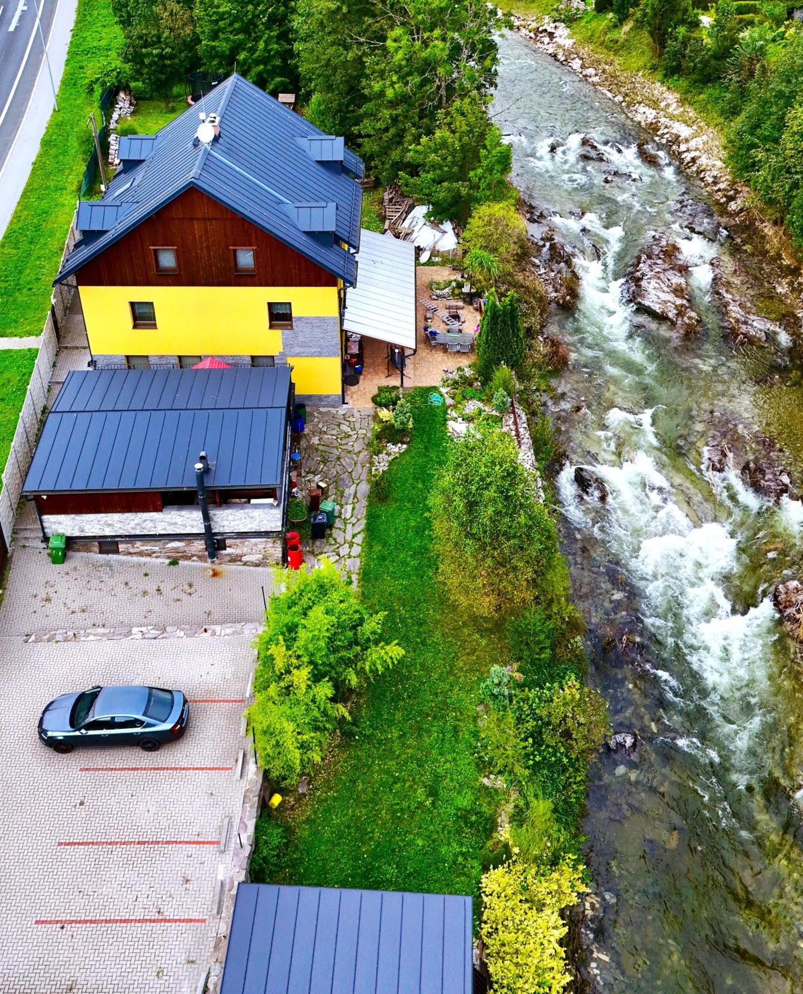 Apartmany Nad Rekou Svoboda nad Úpou Екстериор снимка